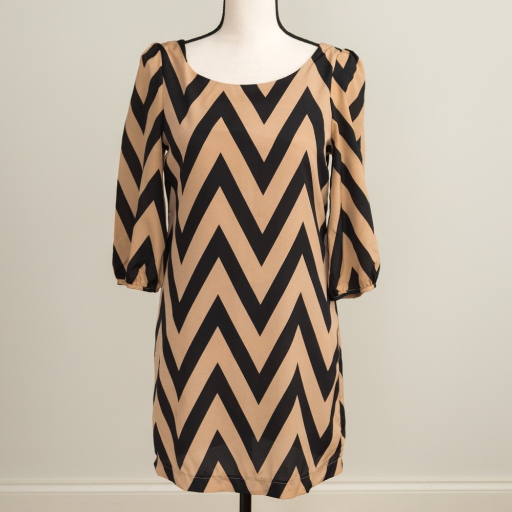 Sheer neutral tan & black chevron pattern flowy shift dress S Cocolove